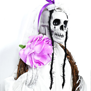 Décoration d'Halloween : Cape suspendue fantôme, pendentif d'horreur, couronne de mariée et de marié faite à la main - Product Image 6