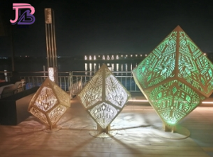 Sculpture géométrique extérieure carrée de <span class=keywords><strong>centre</strong></span> commercial Installation d'art de LED Forme creuse polygonale de modèle - Product Image 5