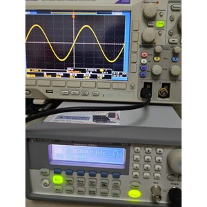 Generador de Funciones/Formas de Onda Arbitrarias KEYSIGHT 33220A de 20 MHz Usado (1 Unidad) *X - Product Image 3