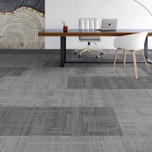 Dalles de moquette modulaires carrées en polypropylène écologique avec boucles, motif rayé, design moderne - Product Image 3