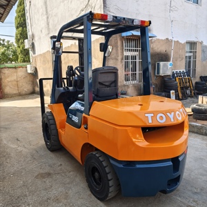 Chariot élévateur diesel Toyota d'occasion 3,5 tonnes avec moteur, bon prix, à vendre, origine Japon, poids 4500 kg, inspection vidéo et rapport fournis - Product Image 5