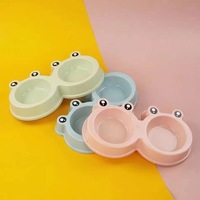 Bols pour chiens et chats en forme de grenouille, doubles bols durables en plastique, mangeoires antidérapantes, accessoires, vente en gros disponible, fabriqués à Jinhua Xuzhou