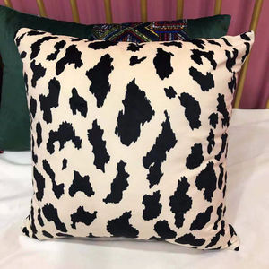 Coussin décoratif carré en velours 60x60x60, coussin avec motif de zèbre, tissu doux, décoration d'hôtel, col de voyage, coque de grossesse - Product Image 1