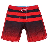 Shorts de surf écologiques personnalisables avec design patchwork, tissu respirant, impression numérique