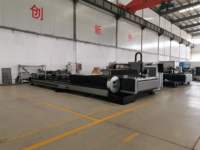 Nouvelle machine de découpe laser à fibre CNC 4 axes haute précision 2025 pour métaux avec support IA et refroidissement par eau