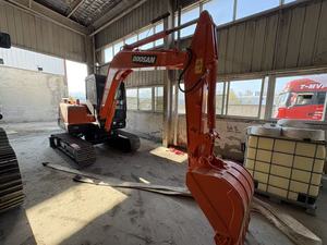 รถขุดตีนตะขาบ Doosan DH55 สีส้ม อุปกรณ์ก่อสร้างสำหรับงานหนัก มือสอง - Product Image 5