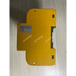 Monitor/Puerta de Enlace USADO BENDER COMTRAXX COM465IP B95061065, Versión de 1GB - Product Image 1