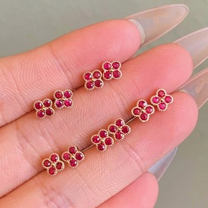 Pendientes de Oro Sólido de 18K Xinfly con Rubí Natural de Mozambique Rojo Sangre de Paloma AU750, Diseño Trébol Vintage Milgrain para Boda y Uso Diario - Product Image 6