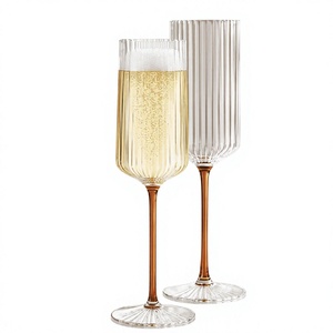 Copa de Champán/Vaso para Brindis de 200 ml, Hecho a Mano con Vidrio de Borosilicato, con Logotipo Personalizado, para Regalos Corporativos y Kits de Bienvenida Promocionales - Product Image 2