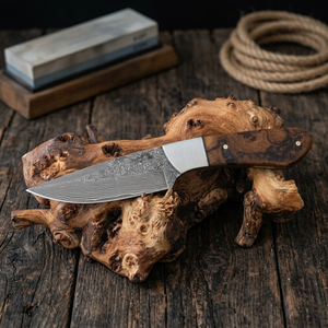 Couteau de chasse artisanal en acier Damas de haute qualité avec manche en bois, dureté 58-60HRC, garantie de 3 ans pour les revendeurs - Product Image 1
