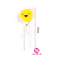 Fabricant Chinois Halal Sucette Fruit Aromatisé Doux Bâton Dur Bonbons Mignon Jaune Sourire Expression Sucette