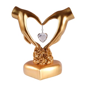 Nordic Style Heart Resin Craft Creative Ornament for Living Room Bedroom Study Home & Wedding Couple Gift with Anime & Art Theme