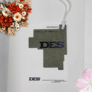 Étiquettes suspendues <span class=keywords><strong>de</strong></span> luxe, écologiques, personnalisées, en relief, avec logo <span class=keywords><strong>de</strong></span> marque, papier blanc, étiquette suspendue avec cordon pour vêtements - Product Image 1