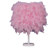 Lampe en plumes de dinde rose romantique en gros, base métallique en forme de cœur, style nordique moderne, décoration de chambre pour la rentrée scolaire