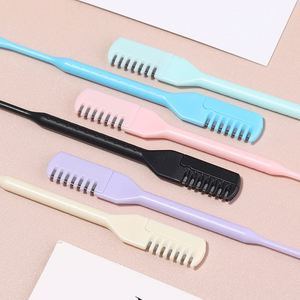 Tondeuse à poils de nez double embout avec cure-oreille, outil de beauté manuel sûr pour le nettoyage du nez, vente en gros transfrontalière - Product Image 3