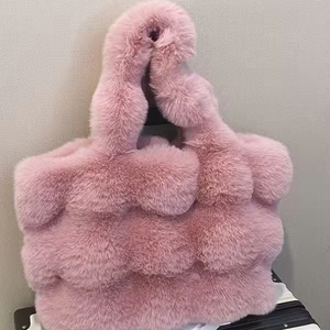A Niche <b>Plush</b> Bag for Women in 2025, Featuring a Fashionable <b>Large</b>-capacity <b>Plush</b> Handbag - Product Image 3