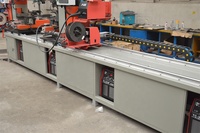 Entièrement automatique 4 pistolets de soudage longueur support étagère boîte Machine de soudage de faisceau connecteur de faisceau automatique Machine à souder