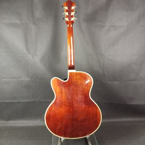 Guitarra Jazz Archtop <span class=keywords><strong>Yunzhi</strong></span> Modelo 810 com Tampo em Abeto e Escala em Ébano - Product Image 1