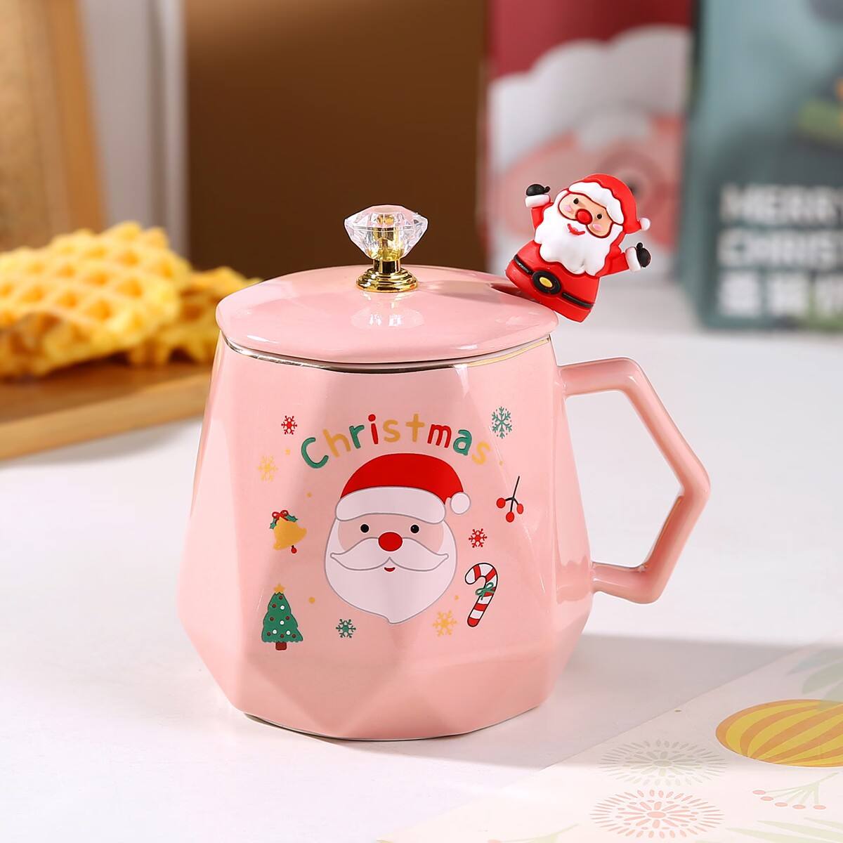 Pink coffee mug with lid and spoon