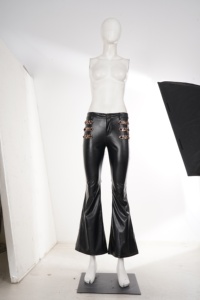 Pantalon évasé en similicuir PU pour femme, taille basse, motif léopard, détail boucle, coupe cloche, style Y2K rétro streetwear - Product Image 6