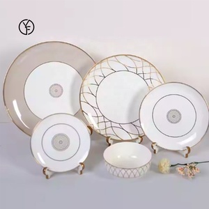 Service de vaisselle YIFAN en porcelaine fine de Chine, design moderne et luxueux, assiettes à dîner en porcelaine fine avec bordure dorée - Product Image 2