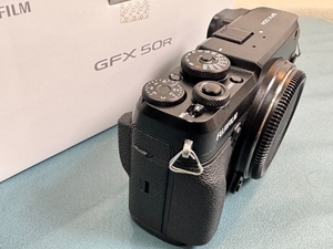 Appareil photo sans miroir <span class=keywords><strong>moyen</strong></span> <span class=keywords><strong>format</strong></span> <span class=keywords><strong>Fuji</strong></span> GFX 50R d'occasion, avec capteur CMOS en option abordable, compatibilité avec carte SD - Product Image 4