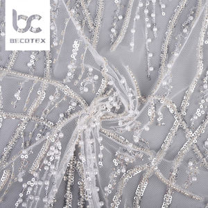 <span class=keywords><strong>Pas</strong></span> <span class=keywords><strong>cher</strong></span> prix <span class=keywords><strong>de</strong></span> gros conception personnalisée blanc sequin perlé broderie 100% polyester tricoté dentelle tissu pour <span class=keywords><strong>robe</strong></span> - Product Image 4