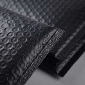 Enveloppes matelassées en polybulle noir mat auto-adhésives pour l'expédition postale et par courrier - Product Image 4