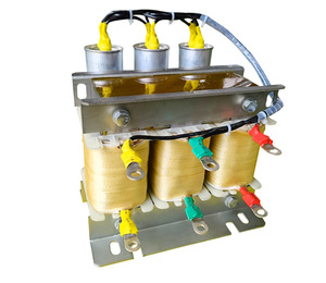 Filtre à onde sinusoïdale compacte avec entrée triphasée de 5,5 kW pour réduire le sifflement du moteur, adapté aux machines-outils/entraînements d'ascenseurs - Product Image 1
