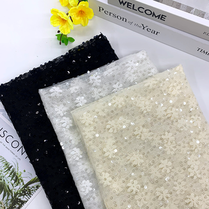Tissu en dentelle à fleurs en sequins brillants respirant en maille blanche et noire de luxe en gros pour voile de mariée robe de fête de mariage - Product Image 3