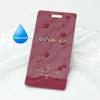 Mode échantillon gratuit nouveau Design étiquette recyclée en relief vêtement étiquette volante cadeau chaîne étiquettes volantes pour vêtements propre Logo