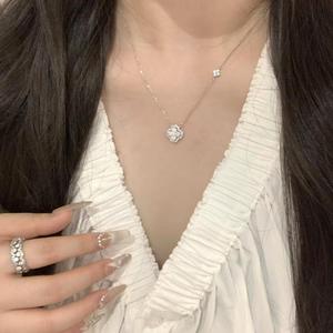 Collana in <span class=keywords><strong>Acciaio</strong></span> al Titanio con Zirconi a Forma di Quadrifoglio |   Collana con Ciondolo a Fiore Asimmetrico Placcato Argento per Donna, Idea Regalo - Product Image 5