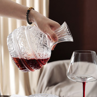 Ensemble de carafe à vin rotative de luxe en gros, distributeur de vin en verre de luxe léger avec boîte cadeau, design de carafe rotative