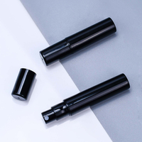 Mini flacon pulvérisateur portable en PP de 2 ml, 3 ml, 4 ml, 5 ml pour parfum, soins de la peau, huiles essentielles, désinfectant – Noir et Blanc