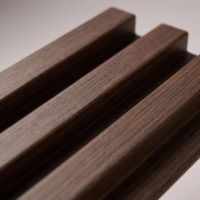 Planche rainurée WPC haut de gamme très vendue pour chambre et balcon, panneau co-extrudé résistant aux rayures, léger et robuste