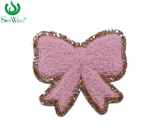 Spor Giysileri, Şapkalar, Çantalar ve Ayakkabılar için Çeşitli Renklerde Simli Keçe Reçine Ütüyle Yapışan Fiyonk Nakış Yamaları - Product Image 4