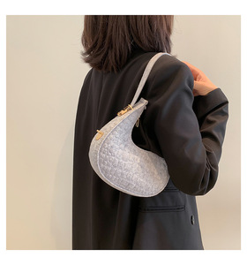 Bolso de hombro informal de Invierno para mujer Nuevo estilo de moda con bolso para axilas y cierre de cremallera Z0873 - Product Image 2