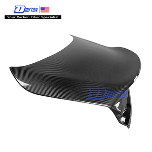 Tapa de Maletero Trasera Estilo Cola de Pato de Fibra de Carbono 3K/6K/12K Lisa/Sarga/Forged con Acabado Brillante/Mate y Protección UV para Infiniti Q60 - Product Image 1