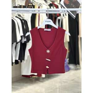 Chaleco de punto para mujer Fiori, color burdeos, cuello en V, top corto con botones decorativos, ropa exterior - Product Image 1