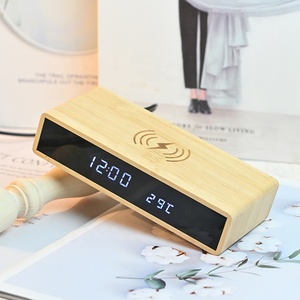 Reloj despertador LED digital de madera con carga inalámbrica, reloj de mesa de bambú real con logotipo personalizado, nuevo diseño de escritorio - Product Image 4