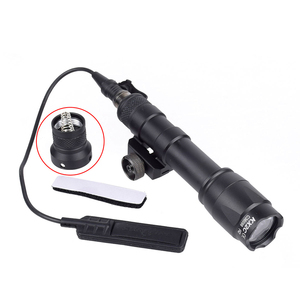 Lampe tactique Scout Light 1000 lumens en alliage d'aluminium pour la chasse en extérieur, la patrouille nocturne et les utilisations d'urgence – Appareil optique extérieur - Product Image 2