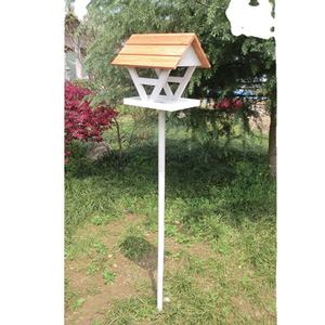 Alimentador de pájaros salvajes de madera simple OEM Estación de alimentación de pájaros para jardín Suministros de pájaros de alta calidad - Product Image 1