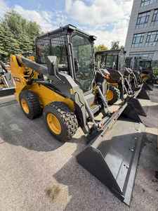 Minicargadora Xc7-Sr12, Diseño Compacto para Uso Agrícola, Trabajo en Espacios Reducidos con Elevación de Cucharón Potente y Movimiento Estable - Product Image 2