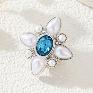 Flower Shape Pearl Blue Crystal Magnetic Brooch Women's Party Corsage Zinc Alloy Bezel Setting - Product Image 4