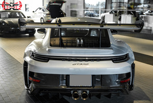 Venta al por mayor de kit de carrocería de fibra de carbono seca estilo OEM para <span class=keywords><strong>Porsche</strong></span> 911 992 <span class=keywords><strong>GT3</strong></span> <span class=keywords><strong>RS</strong></span> <span class=keywords><strong>2022</strong></span>+: Labio delantero, labio central, faldones laterales y difusor trasero - Product Image 5