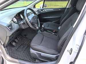 Berline d'occasion économique Peugeot <span class=keywords><strong>308</strong></span> <span class=keywords><strong>2014</strong></span> 1.6L 5MT LHD Coffre 565L Compacte Française Fiable pour l'Exportation - Product Image 5