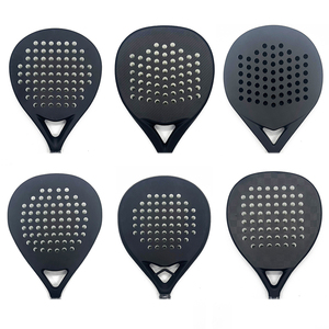 Diseño de logotipo personalizado, pala de pádel de fibra de carbono 12k, forma híbrida de espuma Eva negra, superficie de arena, para hombres y mujeres, máxima control y efecto de rotación. - Product Image 6