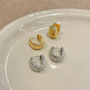 Boucles d'oreilles pendantes en alliage carré texturé de style coréen avec émeraude pour unisexe polyvalent Niche Design minimaliste élégant - Product Image 3