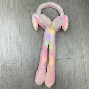 Orejeras de felpa con efecto tie-dye, colores mixtos, cálidas para el invierno, para estudiantes y uso doméstico. - Product Image 4