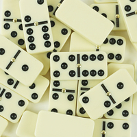 Jeu de dominos double six personnalisé en usine chinoise, 28 pièces, blocs de dominos en plastique noir, boîte pour jeux de table amusants